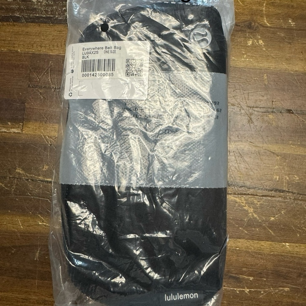Lululemon Everywhere Belt Bag - Black and Gray